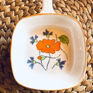 MCM sandwich plate with handle.